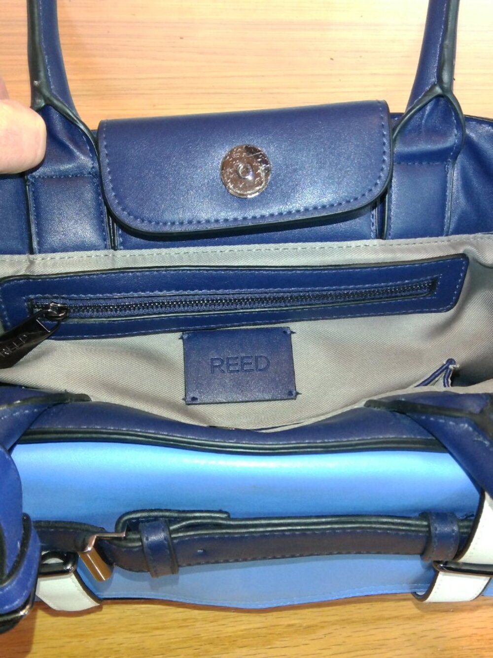 REED Boxer Belted Large Satchel w/Key Fob Charm NEW WITH TAGS! - Picture 11 of 11
